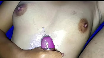 **Ngentot Payudara Mungil Keponakanku**