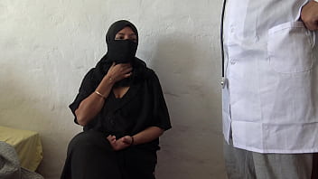 Istri Amatir Arab Minum Sperma dari Dokter Mesum