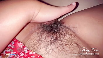 Desi Bhabhi Menggoda, Mainkan Memek Berbulunya Sendirian