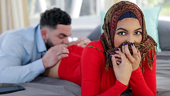 Kakak Tiri Ajar Adik Hijab Sebelum Nikah – Hijablust