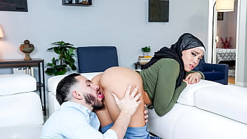 Ajar Langkah Kakak Tiri Ajari Adik Berhijab Pegang Kontol – Hijablust