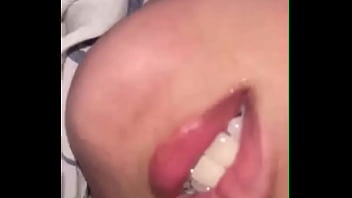 Tante Indonesia Minta Dipijat Badannya Pegel
