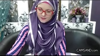 Arab Cantik Berhijab Yang Menggoda