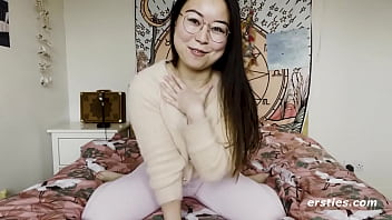 Gadis Tiongkok Imut Senang Bikin Video Masturbasi