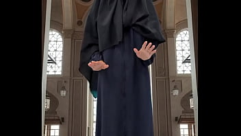Coba Abaya & Hijab Cantik!
