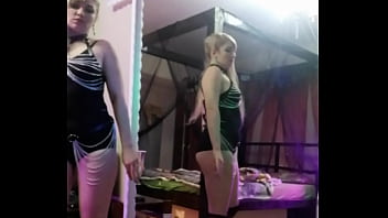 Wanita Nakal Pergi Bekerja