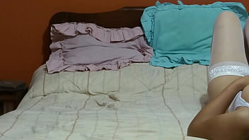 Kamera Tersembunyi – Masturbasi Bareng Ibu Tiri Dan Anak Tirinya